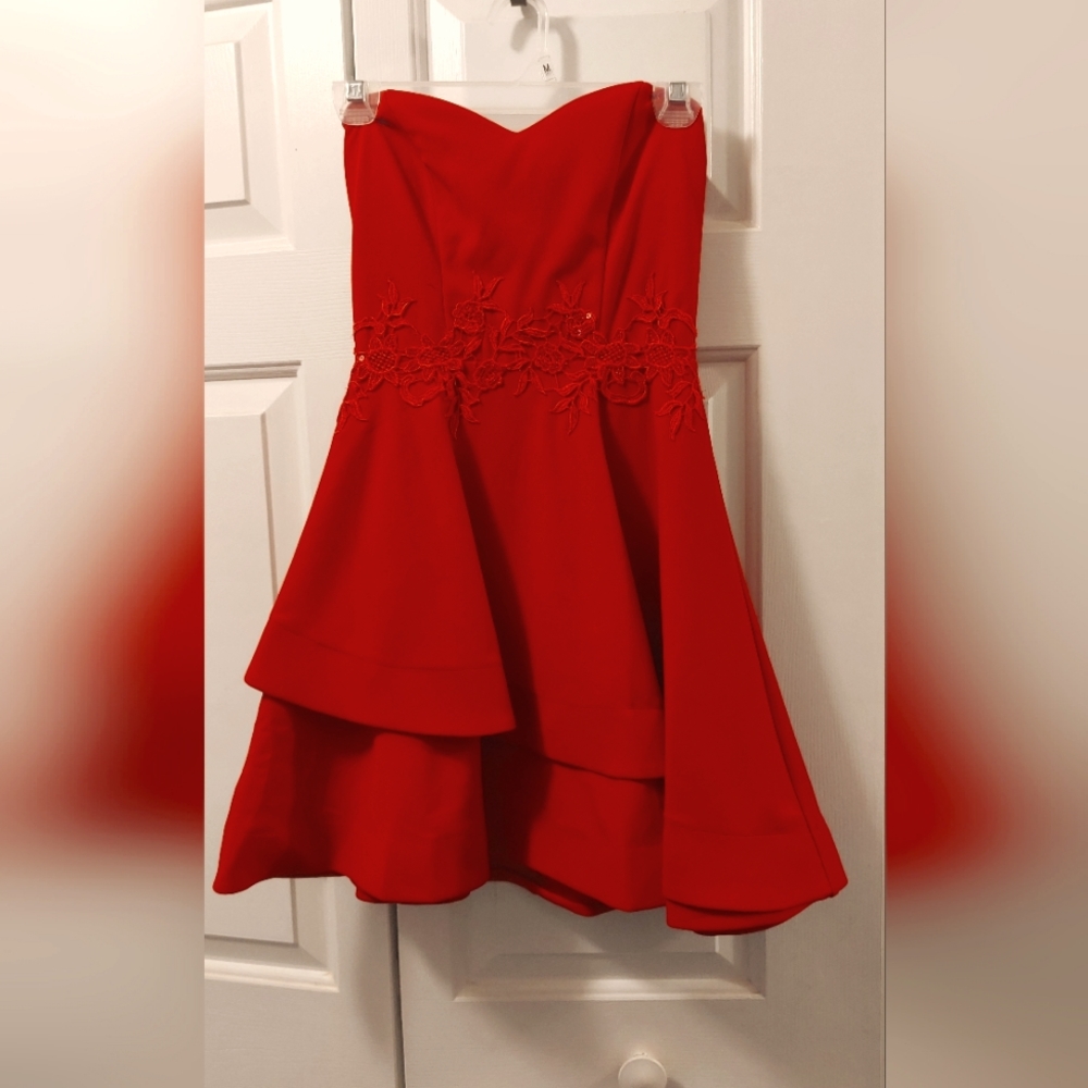 FORMAL WOMENS RED DRESS, SZ 1/2